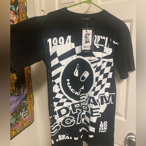 Happy face black n white DREAM SCAPE tee